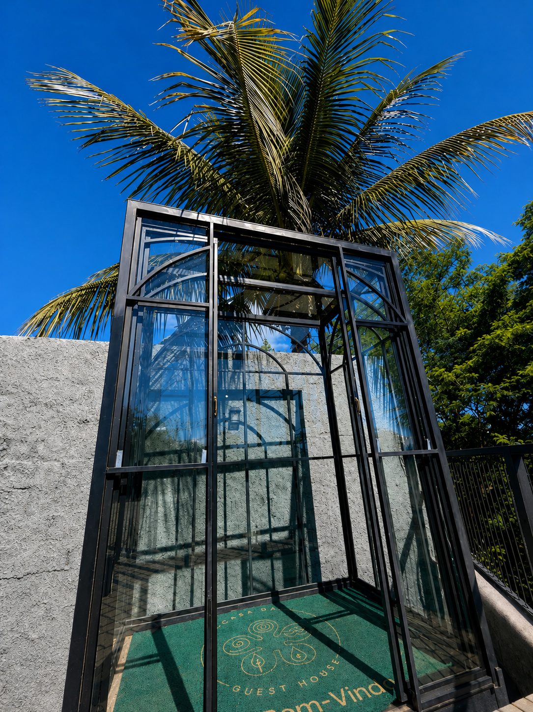 Elevador funicular com vista panorâmica 